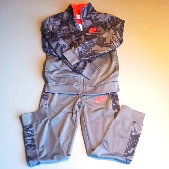 Nike Other - Boys 6/7 Nike Track Suit #eshopchicago Kids
